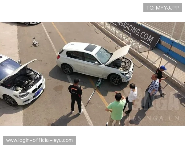 赛车赛道出现意外翻车，赛车比赛的翻车现场