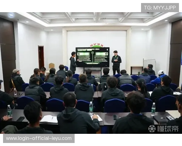 足球青训营设置守门员专项导师提升专业培养质量，足球职业青训营